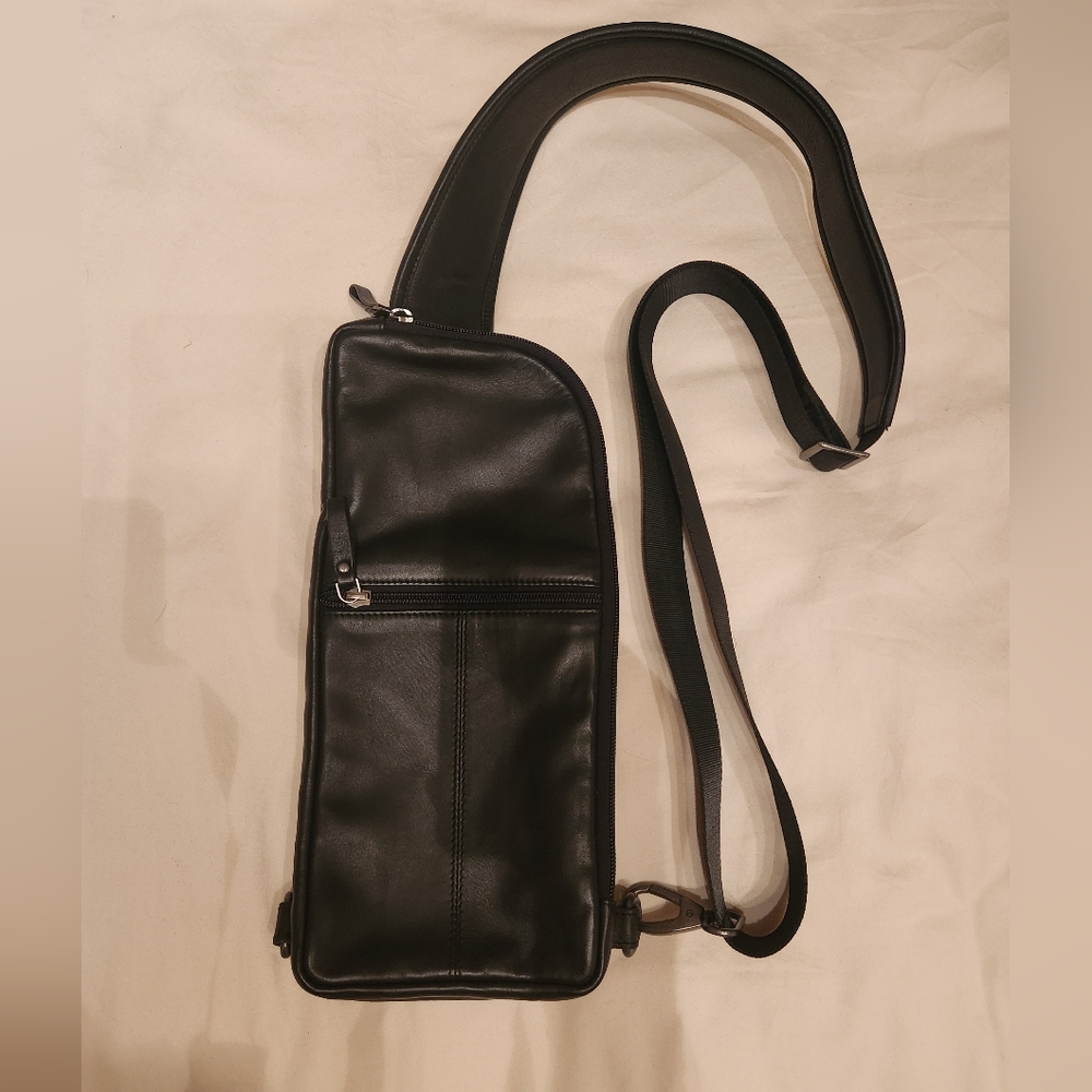 United Leather New York Sling Bag - Picture 2 of 7